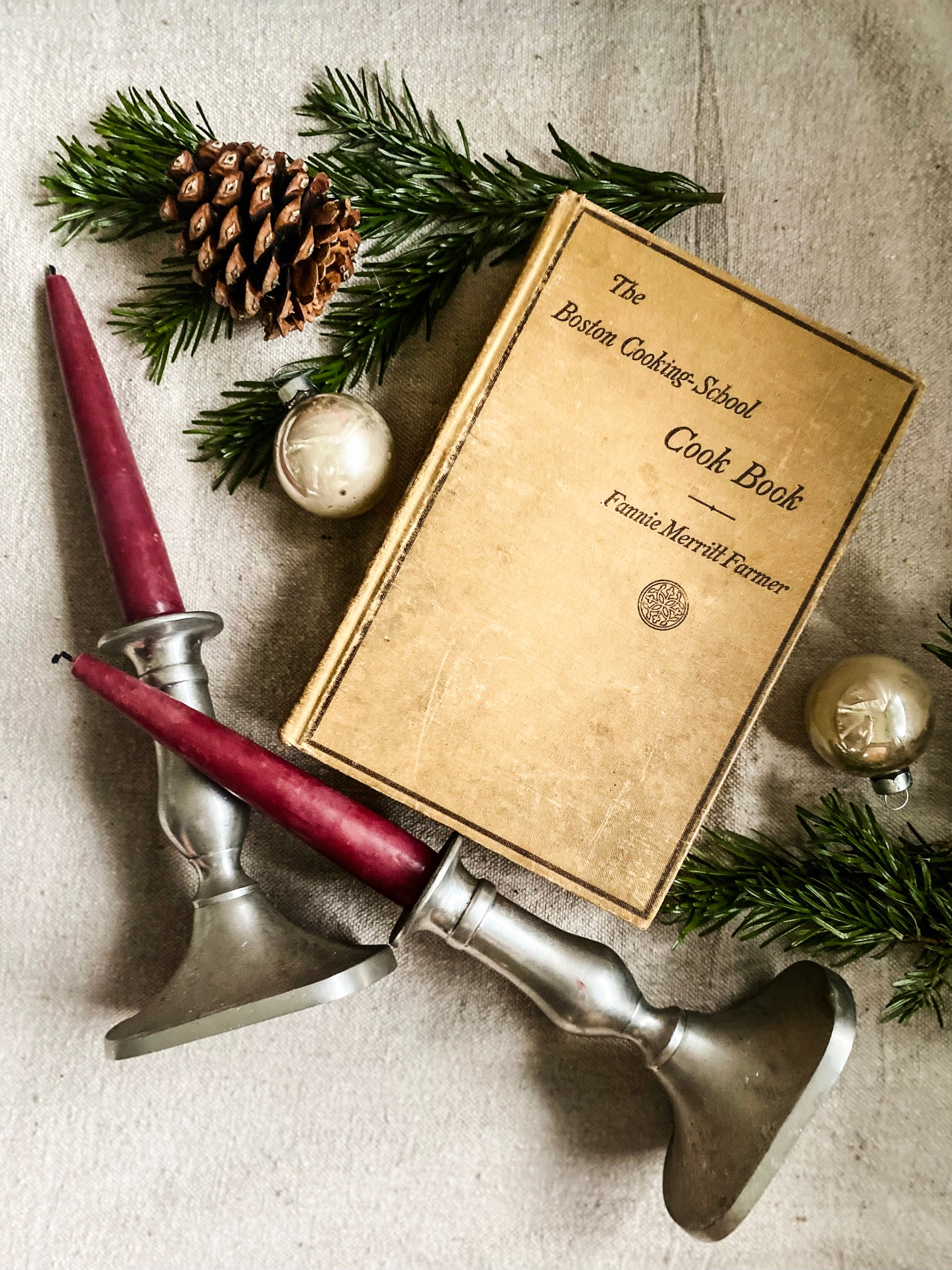 Williamsburg Stieff Pewter Candlestick Pair